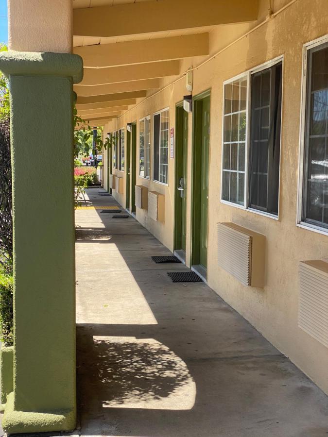 Holiday Motel Morgan Hill Exterior foto